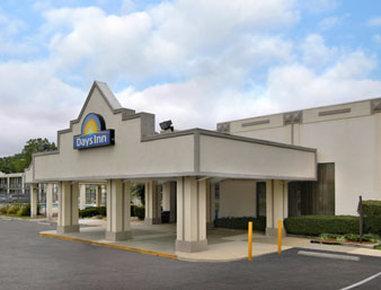 Days Inn By Wyndham Camp Springs Andrews Afb Eksteriør billede