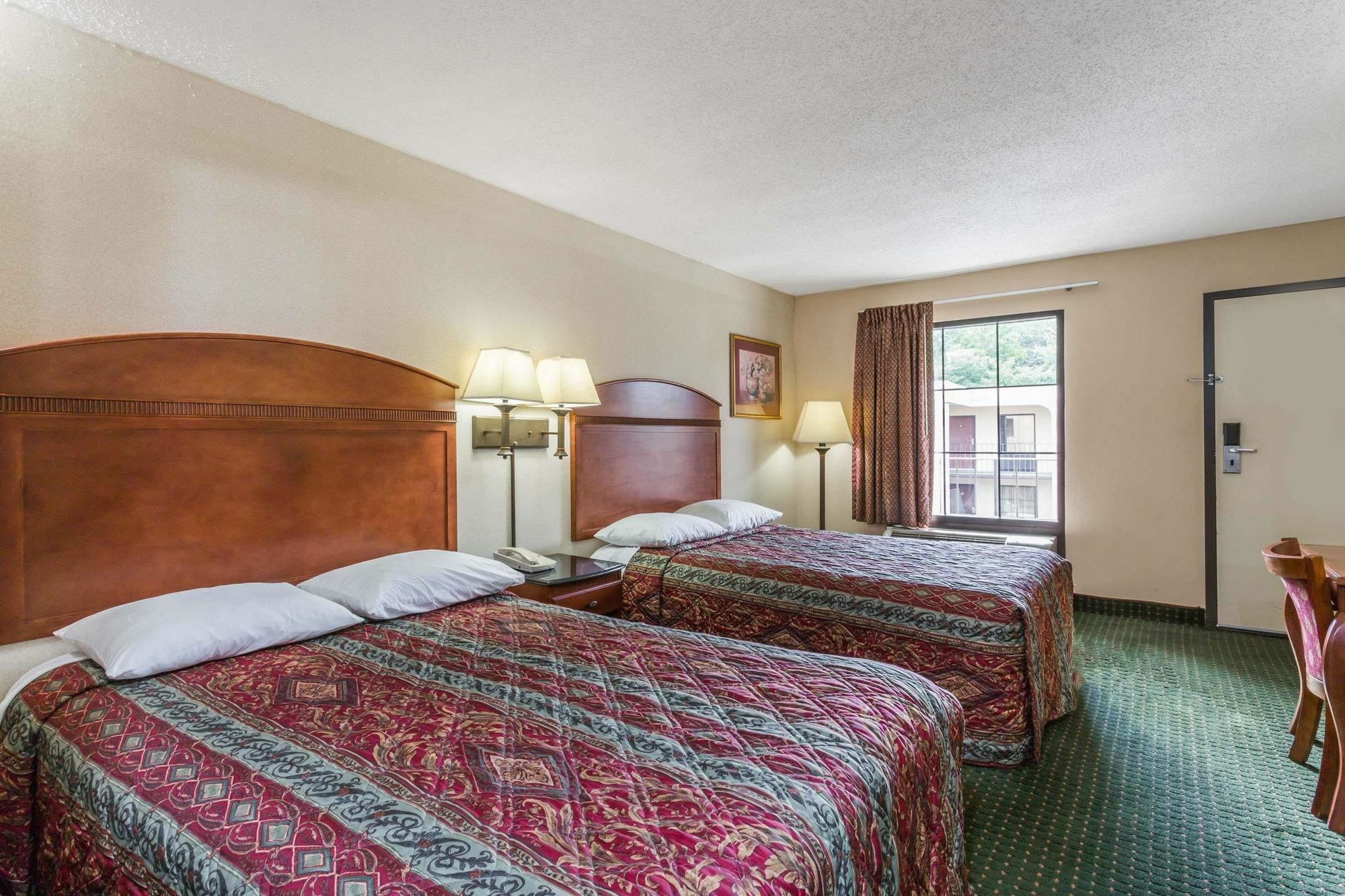 Days Inn By Wyndham Camp Springs Andrews Afb Eksteriør billede